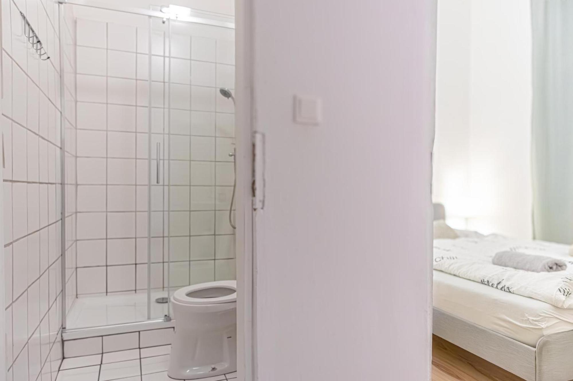 شقة Budget-Friendly 2Br Apt With Great Location فيينا المظهر الخارجي الصورة